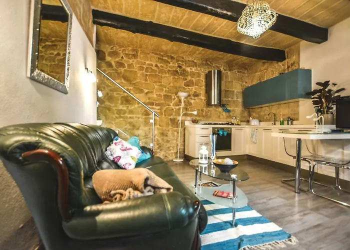 Apartment In Historical Building - Grand Harbour